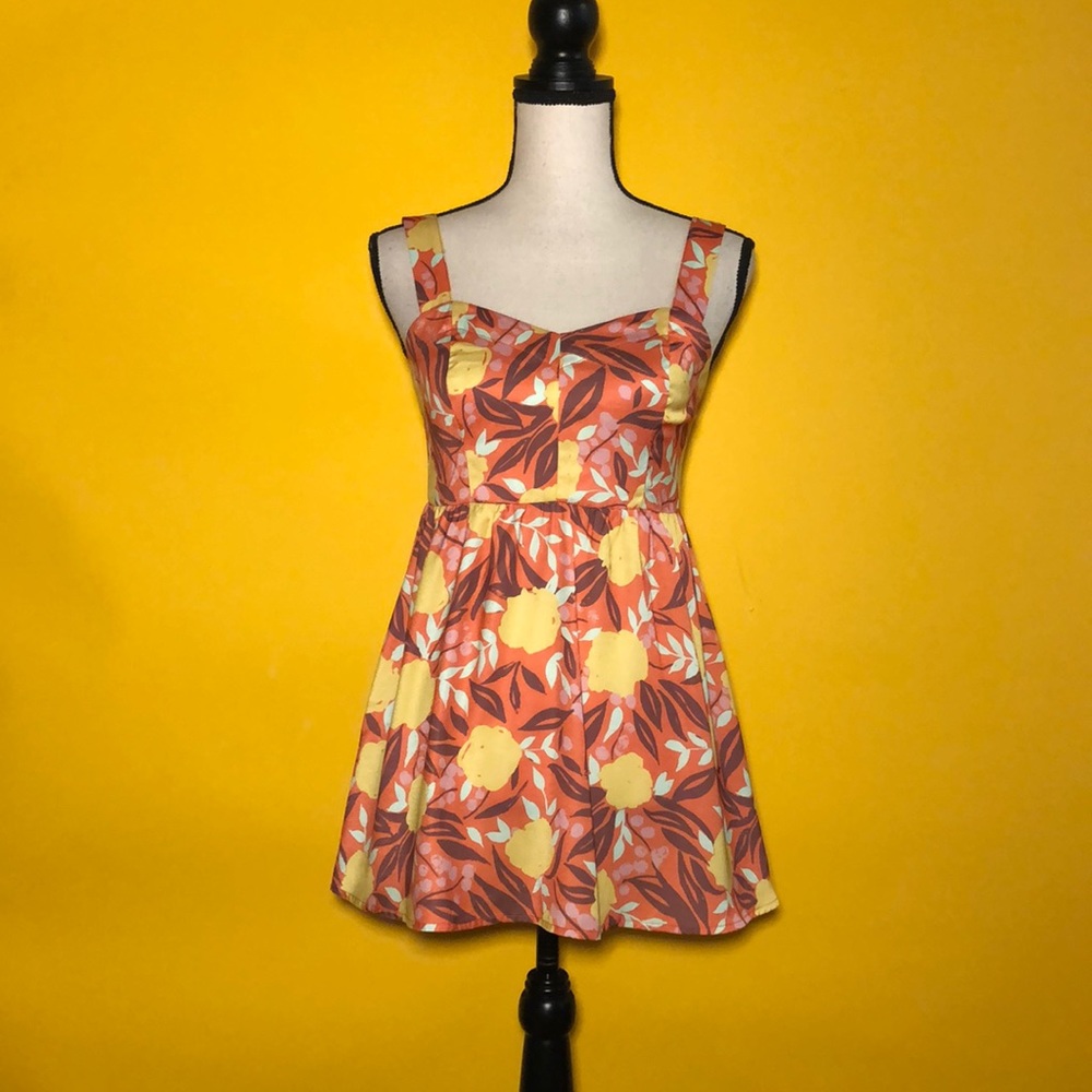 🆕 MODCLOTH sleeveless Top - Picture 4 of 8